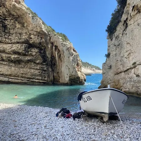 By The Sea Apartment *