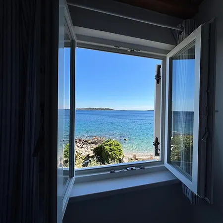 By The Sea Apartman Vis